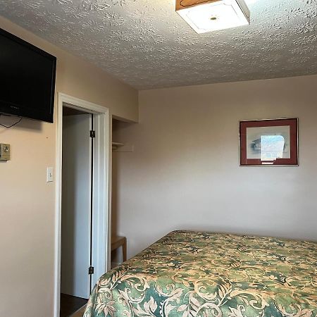 Old Mill Motel Blind River Εξωτερικό φωτογραφία