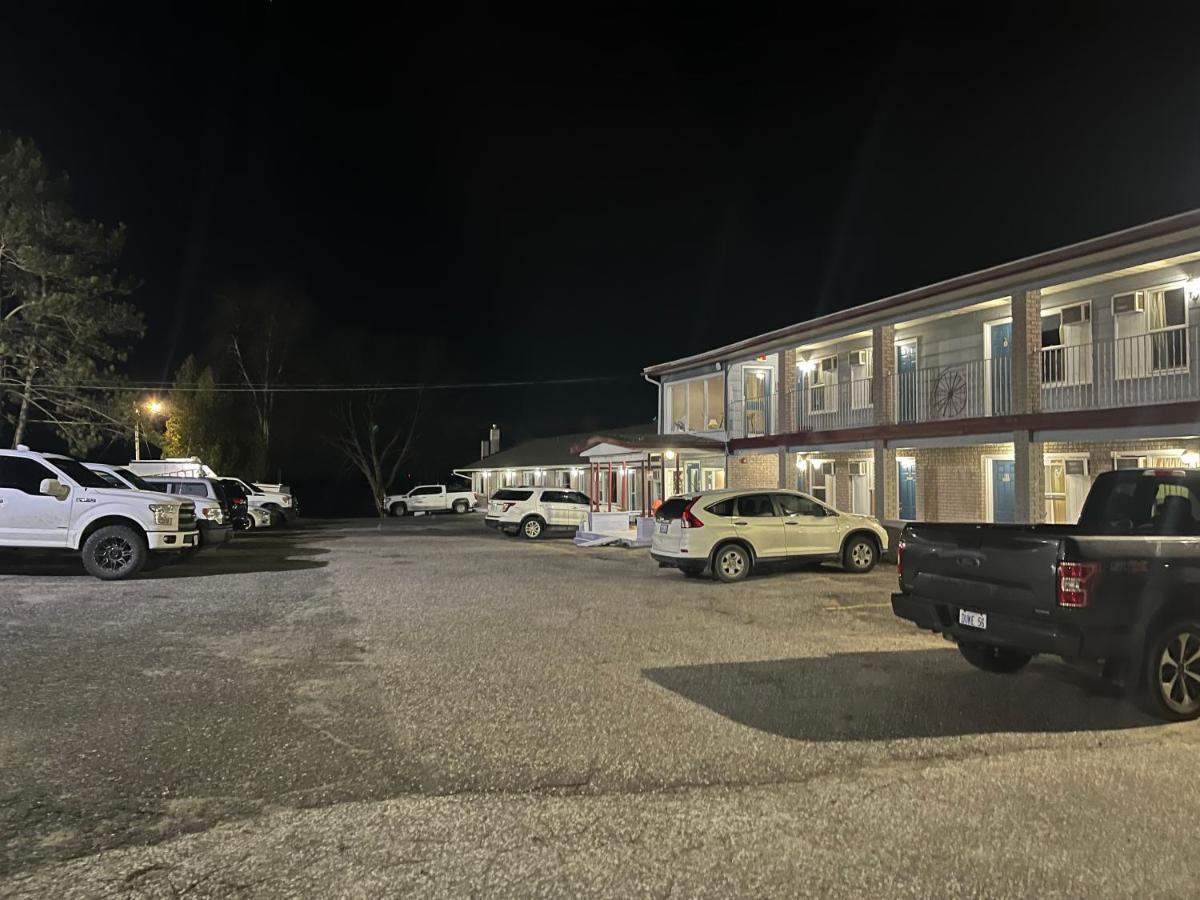Old Mill Motel Blind River Εξωτερικό φωτογραφία