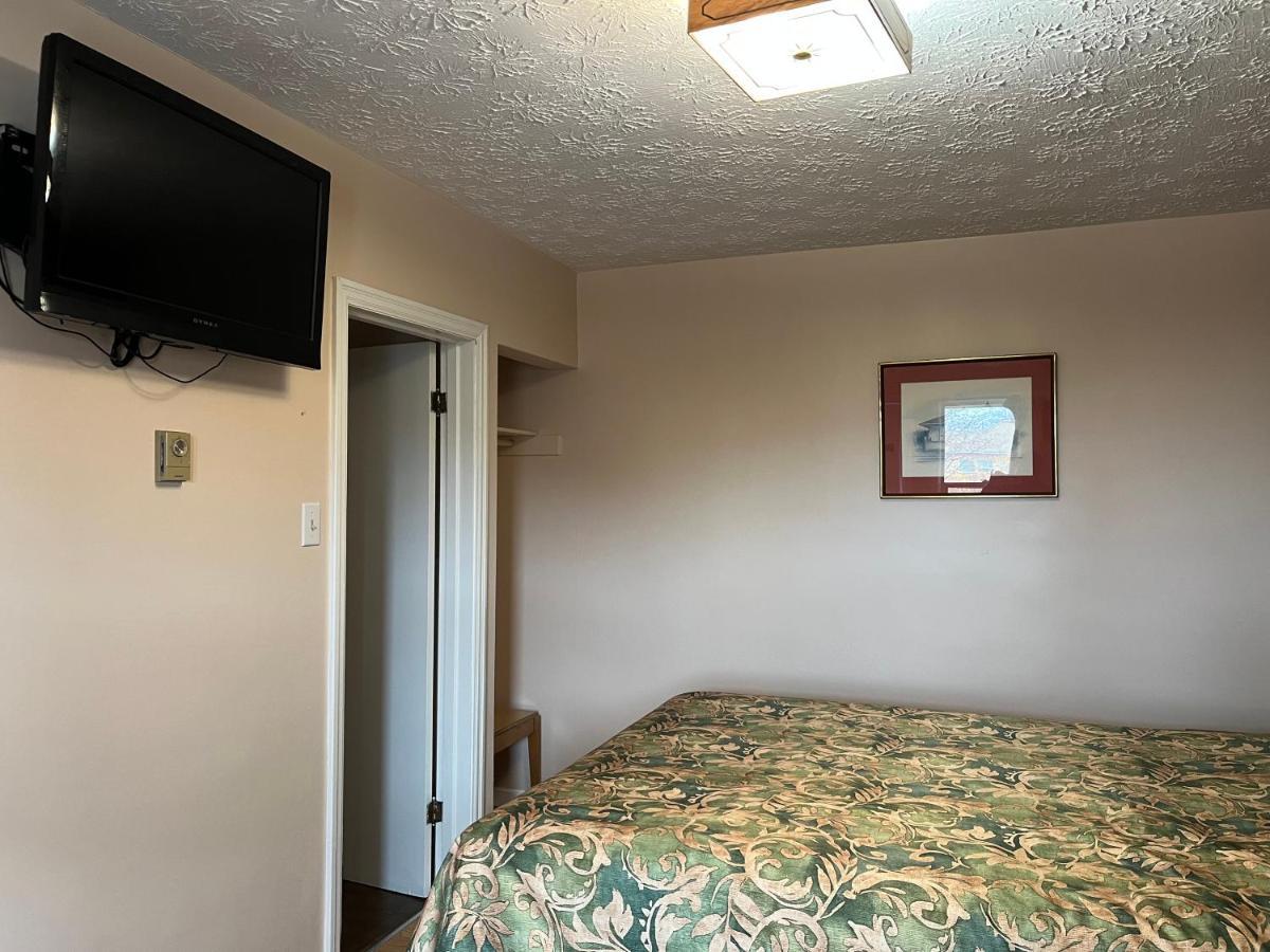 Old Mill Motel Blind River Εξωτερικό φωτογραφία