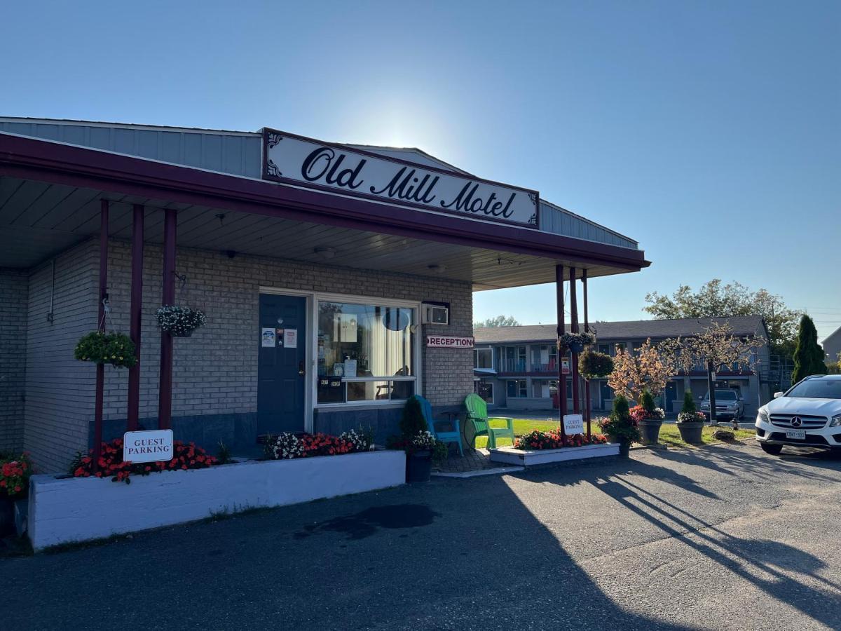 Old Mill Motel Blind River Εξωτερικό φωτογραφία